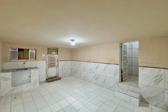 Sala Cozinha  de casa para alugar com 1 quarto, 45m² em Jardim Presidente Dutra, Guarulhos