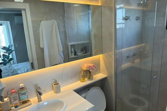 Banheiro de apartamento para alugar com 1 quarto, 40m² em Campo Belo, São Paulo