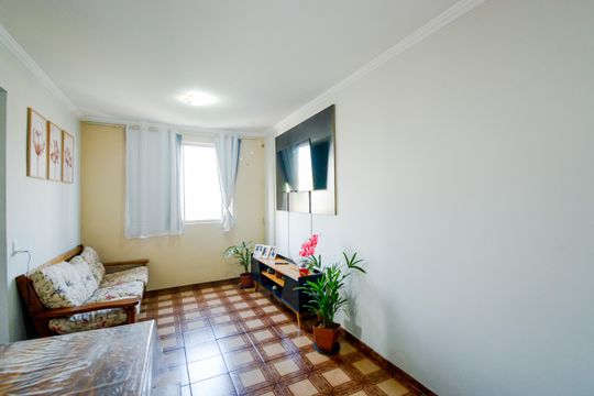 Sala  de apartamento para alugar com 3 quartos, 73m² em Jardim Santa Edwirges, Guarulhos