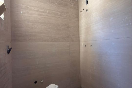 Banheiro Social de casa de condomínio à venda com 4 quartos, 250m² em Europa, Contagem