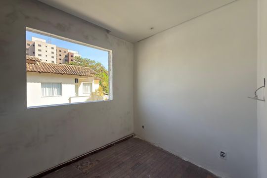 Escritório de casa de condomínio à venda com 4 quartos, 250m² em Europa, Contagem