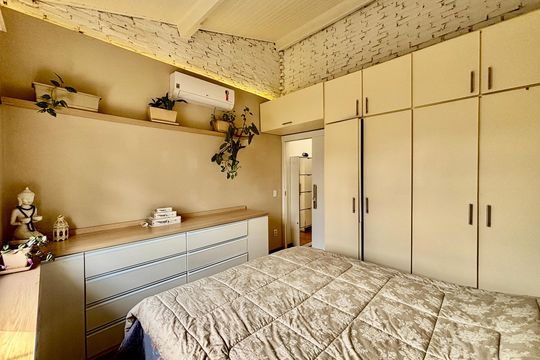 Quarto 1 de casa à venda com 2 quartos, 140m² em Cerqueira César, São Paulo