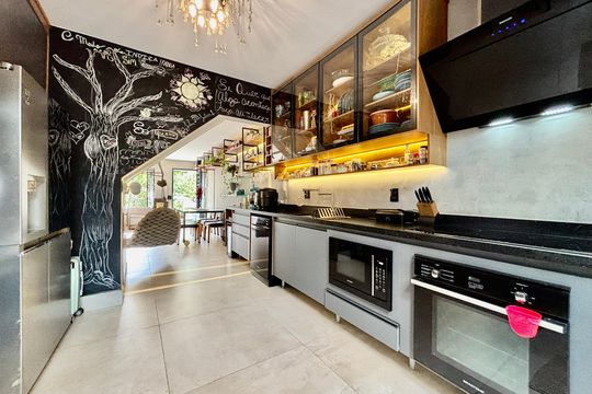 Cozinha  de casa à venda com 2 quartos, 140m² em Cerqueira César, São Paulo