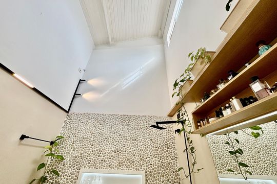 Banheiro  de casa à venda com 2 quartos, 140m² em Cerqueira César, São Paulo