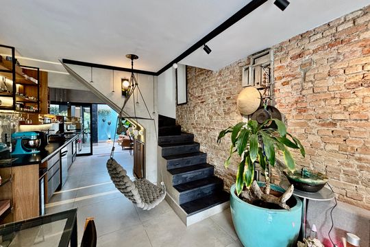 Sala de casa à venda com 2 quartos, 140m² em Cerqueira César, São Paulo