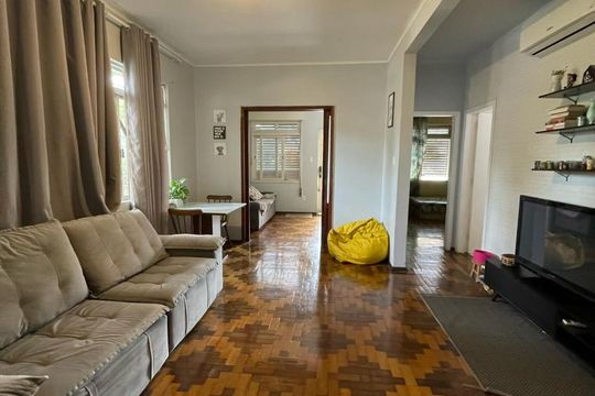 Casa à venda com 3 quartos, 319m² em Santo Antônio, Porto Alegre