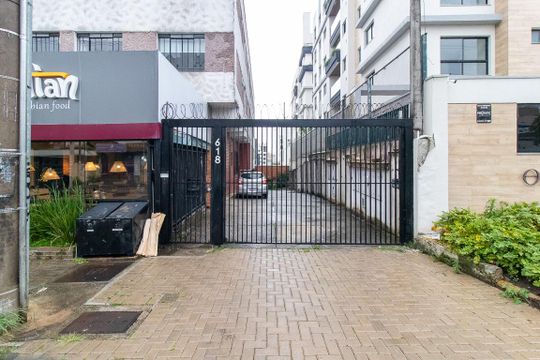 Fachada de apartamento para alugar com 2 quartos, 55m² em Água Verde, Curitiba