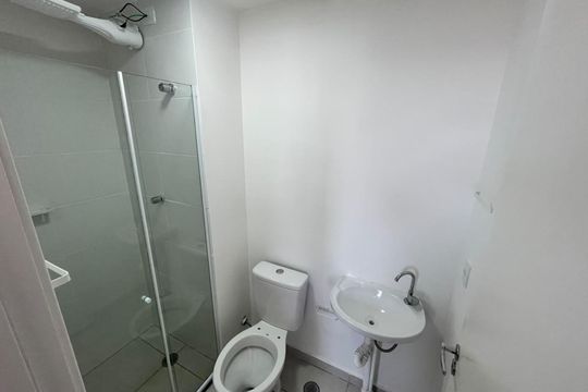 Banheiro de apartamento para alugar com 2 quartos, 33m² em Várzea da Barra Funda, São Paulo