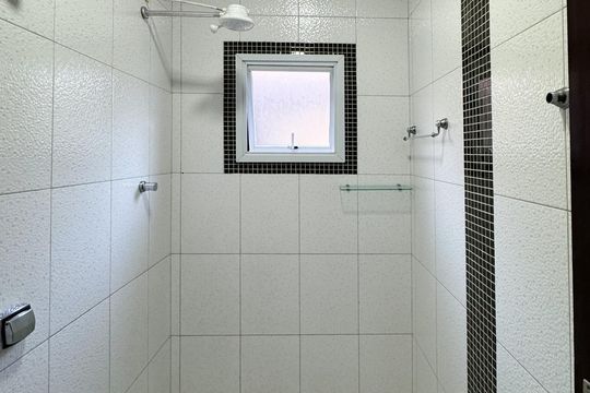 Banheiro Social - Casa 2 de casa à venda com 5 quartos, 249m² em Ferrazópolis, São Bernardo do Campo