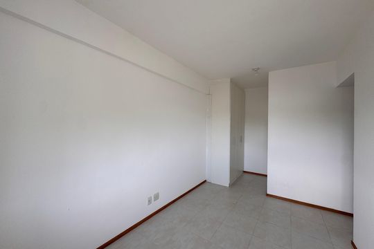 Suíte de apartamento à venda com 3 quartos, 85m² em Recreio dos Bandeirantes, Rio de Janeiro