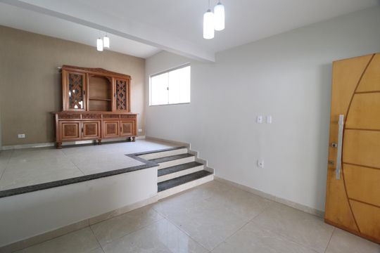 Casa para alugar com 4 quartos, 230m² em Tibery, Uberlândia