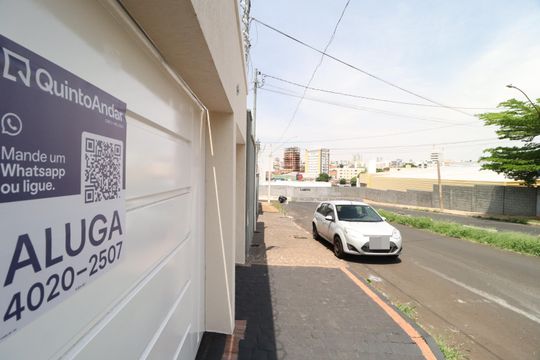 Plaquinha de casa para alugar com 4 quartos, 230m² em Tibery, Uberlândia