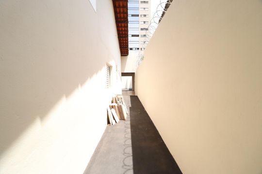 Área de Serviço de casa para alugar com 4 quartos, 230m² em Tibery, Uberlândia
