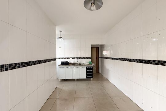 Cozinha de casa para alugar com 3 quartos, 90m² em Parque Sao Luis, São Paulo