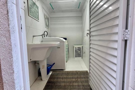 Área de serviço de apartamento para alugar com 4 quartos, 492m² em Vargem Pequena, Rio de Janeiro