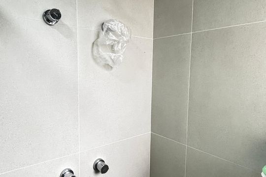 Banheiro da Suíte de apartamento à venda com 2 quartos, 73m² em Vila Assunção, Santo André