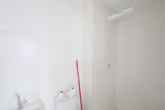 Banheiro de apartamento para alugar com 1 quarto, 33m² em Jaguaribe, Osasco