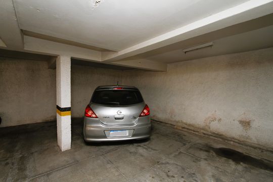 Garagem de apartamento para alugar com 3 quartos, 116m² em Monsenhor Messias, Belo Horizonte