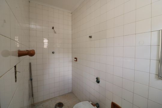 Banheiro de serviço de casa para alugar com 2 quartos, 250m² em Jardim Vila Formosa, São Paulo
