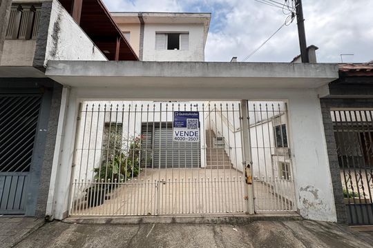 Fachada de casa à venda com 2 quartos, 130m² em Vila Portuguesa, São Paulo