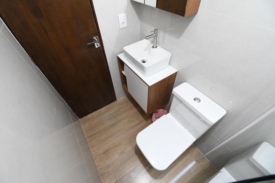 Banheiro de apartamento para alugar com 2 quartos, 44m² em Alto da Xv, Curitiba