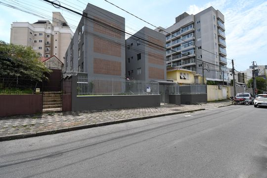 Fachada de apartamento para alugar com 2 quartos, 44m² em Alto da Xv, Curitiba