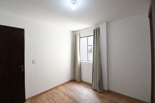 Quarto 2 de apartamento para alugar com 2 quartos, 44m² em Alto da Xv, Curitiba