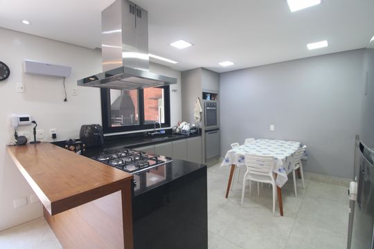 Cozinha de casa à venda com 3 quartos, 250m² em Planalto Paulista, São Paulo