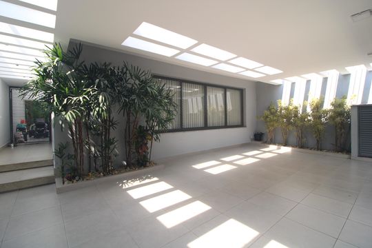 Garagem de casa à venda com 3 quartos, 250m² em Planalto Paulista, São Paulo