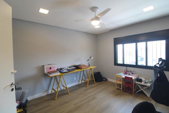 Casa à venda com 3 quartos, 250m² em Planalto Paulista, São Paulo