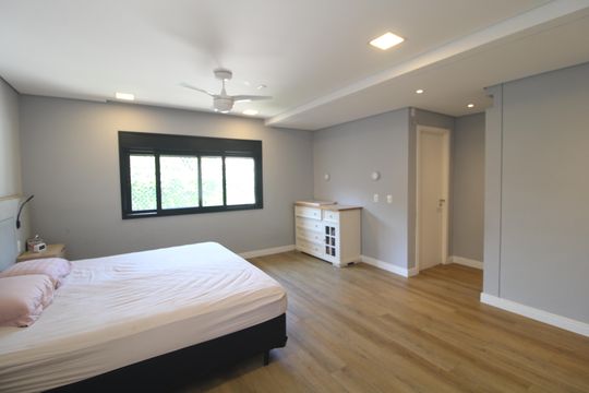Suíte de casa à venda com 3 quartos, 250m² em Planalto Paulista, São Paulo