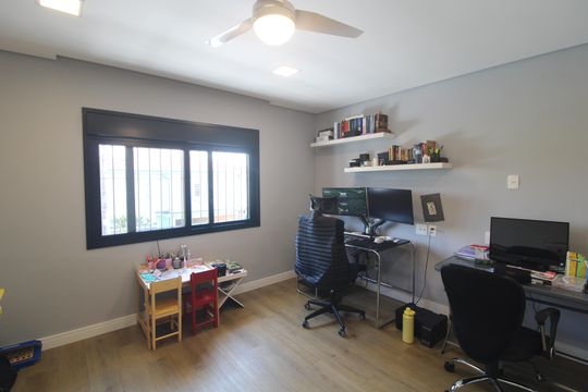 Quarto 2 de casa à venda com 3 quartos, 250m² em Planalto Paulista, São Paulo