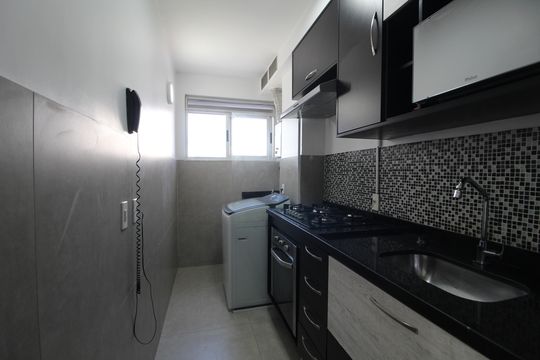 Cozinha de apartamento para alugar com 2 quartos, 50m² em Barra Olímpica, Rio de Janeiro