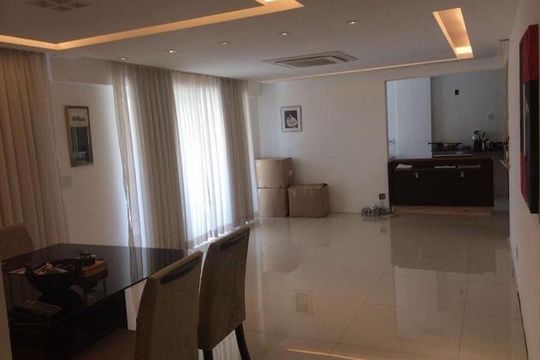 Sala de apartamento para alugar com 2 quartos, 110m² em Barra da Tijuca, Rio de Janeiro
