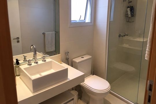 Banheiro 2 de apartamento para alugar com 2 quartos, 110m² em Barra da Tijuca, Rio de Janeiro
