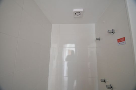 Banheiro de apartamento à venda com 2 quartos, 44m² em Notre Dame, Campinas