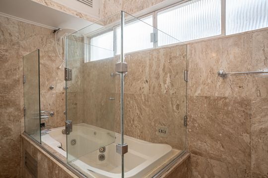 Banheiro de apartamento à venda com 2 quartos, 94m² em Ipiranga, São Paulo