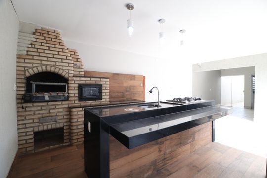 Casa para alugar com 3 quartos, 200m² em Jardim América, Uberlândia