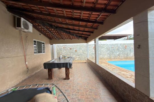 Casa à venda com 6 quartos, 774m² em Colônia Agrícola Arniqueira, Brasília