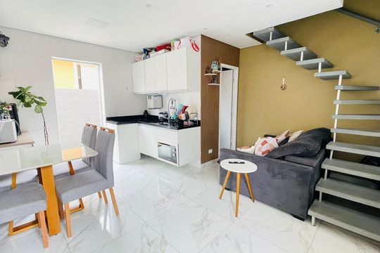 Casa de Condomínio para alugar com 2 quartos, 50m² em Chácara Rincão, Cotia