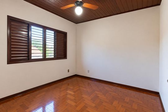 Quarto de casa para alugar com 2 quartos, 75m² em Barnabé, Gravataí