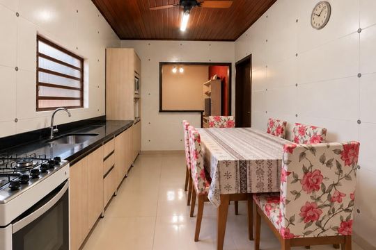 Cozinha de casa para alugar com 2 quartos, 75m² em Barnabé, Gravataí