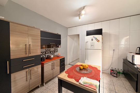 Cozinha de casa à venda com 3 quartos, 125m² em Jardim das Palmeiras, Várzea Paulista