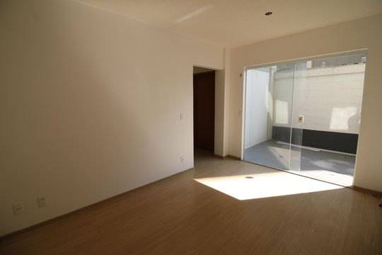 Sala de apartamento para alugar com 2 quartos, 62m² em Taquara, Rio de Janeiro