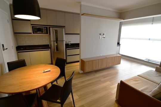 Sala de apartamento para alugar com 1 quarto, 40m² em Cambuí, Campinas