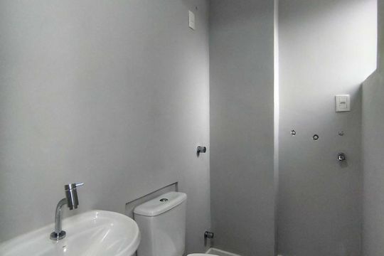 Banheiro social de apartamento para alugar com 3 quartos, 60m² em Jardim Mauá, Novo Hamburgo