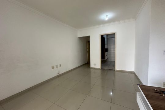 Sala de apartamento para alugar com 3 quartos, 85m² em Jardim Tupanci, Barueri