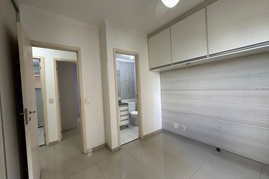 Suíte de apartamento para alugar com 3 quartos, 85m² em Jardim Tupanci, Barueri