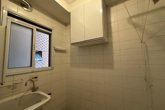 Área de Serviço de apartamento para alugar com 3 quartos, 85m² em Jardim Tupanci, Barueri