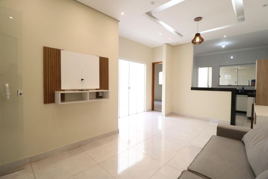 Sala de casa para alugar com 2 quartos, 70m² em Jardim Ipanema, Uberlândia